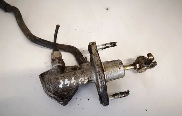 Honda FR-V Clutch master cylinder 