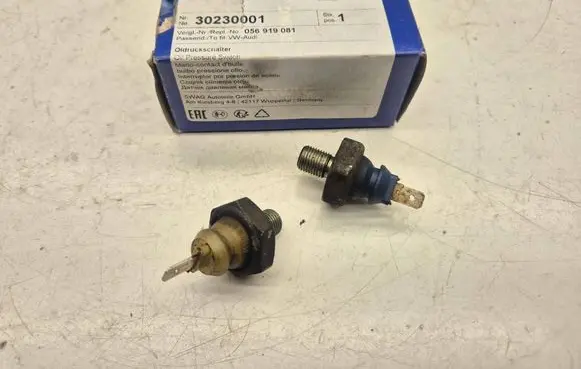 Audi Quattro Oil pressure sensor 056919081 30230001 SWAG