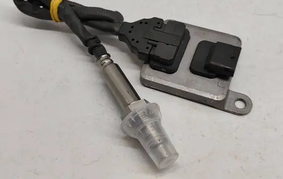 Mercedes-Benz Vito Viano W447 Lambda probe sensor A0009058411 0009058411