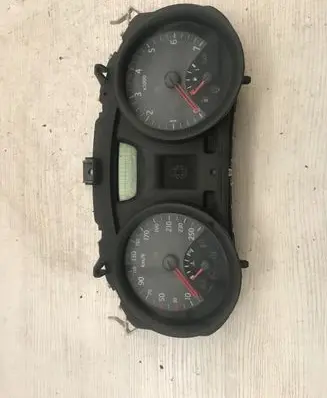 Speedometer (instrument cluster)