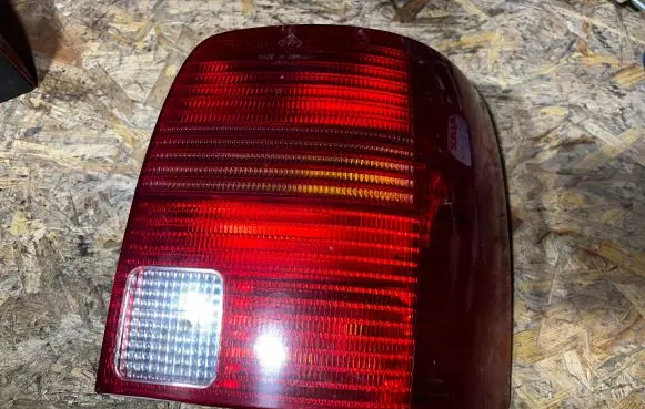 Volkswagen PASSAT B5 Rear/tail lights 3B9945112E