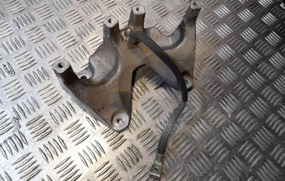 BMW 5 F10 F11 Engine mounting bracket 6775903 22326775903