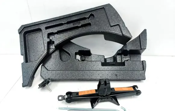 Nissan Rogue Tool set 849776MAOB 849796MAOB