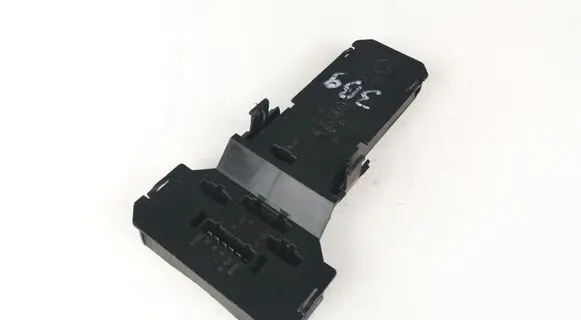 Volkswagen PASSAT B5 Tail light bulb cover holder 3B9945257