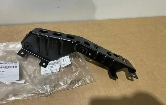 Porsche Panamera (971) Fender mounting bracket 971804221AYGRV