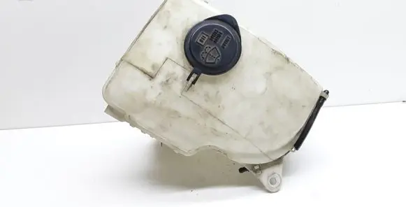 Toyota Corolla E110 Windshield washer fluid reservoir/tank 060351618