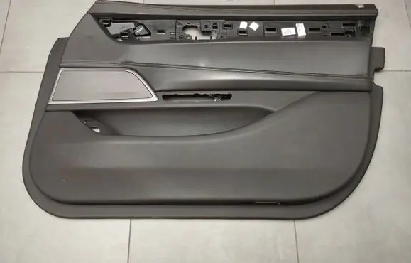 BMW 7 G11 G12 Front door card panel trim 105851305C