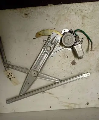Suzuki Ignis Front door window regulator with motor