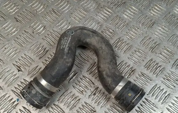 Engine coolant pipe/hose
