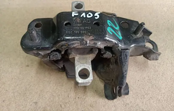 Skoda Fabia Mk1 (6Y) Engine mount bracket 6Q0199555AC