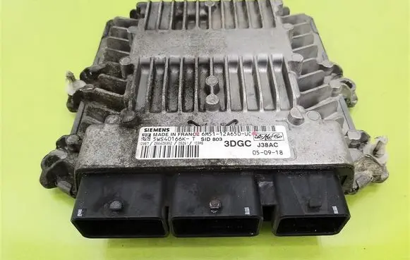 Ford C-MAX I Engine control unit/module 6M5112A650UC