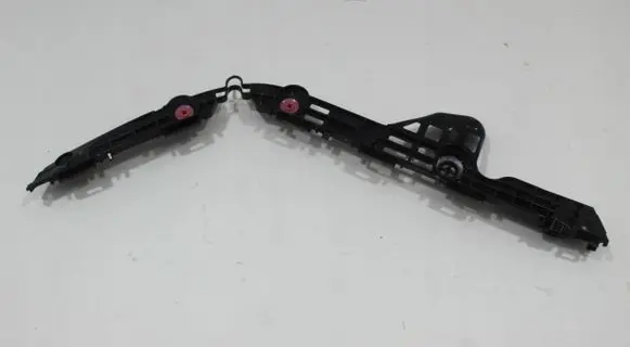 Toyota Camry VIII XV70 Rear bumper mounting bracket 33130
