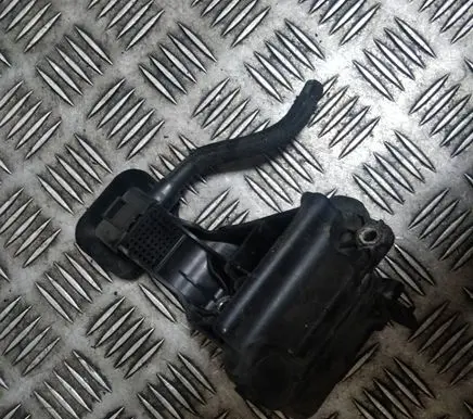 Vacuum air tank