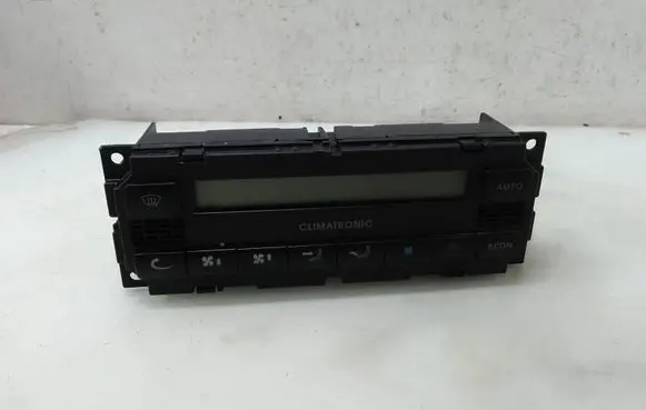 Volkswagen PASSAT B5.5 Climate control unit