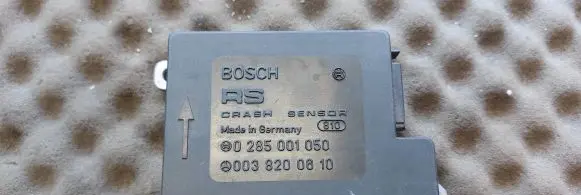 Mercedes-Benz 190 W201 Airbag control unit/module 0285001050 0038200610