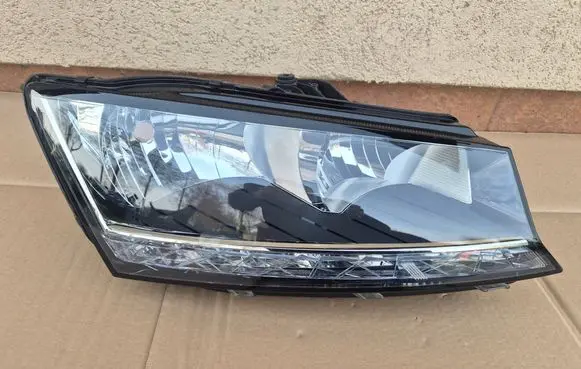 Skoda Fabia Mk3 (NJ) Headlight/headlamp 6V1941016D