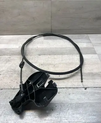 Engine bonnet (hood) release handle