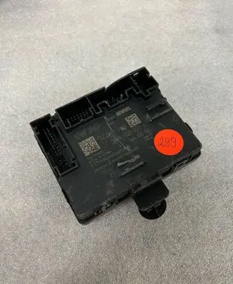 Skoda Octavia Mk1 (1U) Door control unit/module 3WA959593A