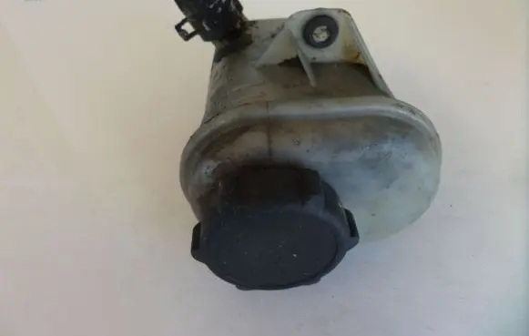 Power steering fluid tank/reservoir