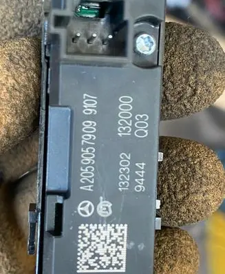 Mercedes-Benz GLC X253 C253 Other switches/knobs/shifts A2059057909 132302 132000