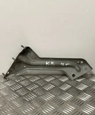 Audi Q5 SQ5 Fender mounting bracket 8R0821136