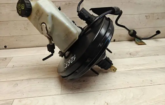 Volvo V50 Brake booster 4N512B195AL