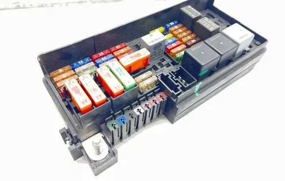 Mercedes-Benz ML W164 Fuse module A1645403072
