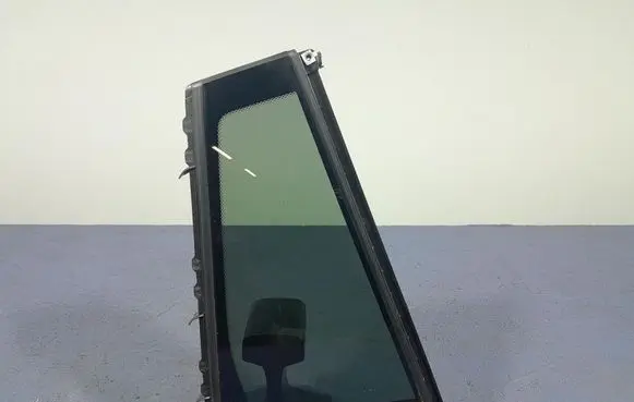BMW X3 E83 Rear door window glass 7410056