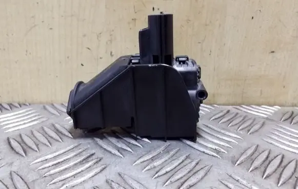 Fuel tank cap lock motor