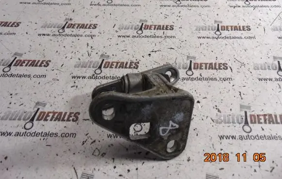 Mercedes-Benz E W211 Front door upper hinge