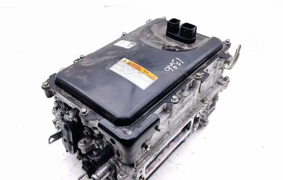 Voltage converter inverter