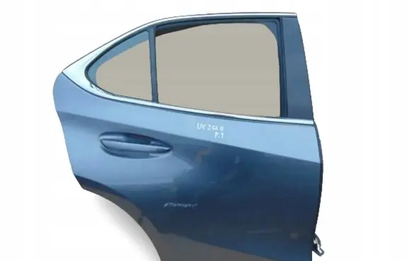 Lexus UX Rear door