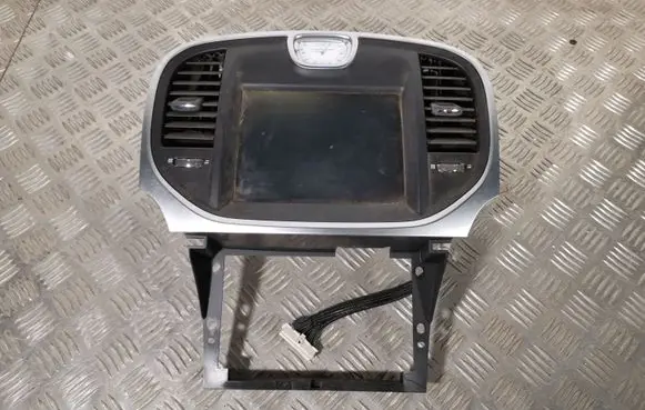 Chrysler 300C Head up display screen 05064632AI