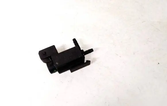 BMW 5 GT F07 Turbo solenoid valve 7810831 7.02318.00
