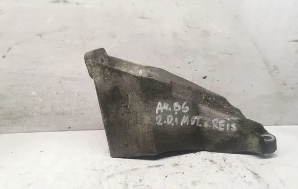 Audi A4 S4 B6 8E 8H Engine mounting bracket 8D0199307P