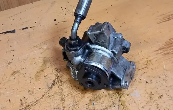 Dacia Lodgy Power steering pump 
