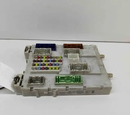Ford Focus Central body control module F1DT14A073EF 97RI010012