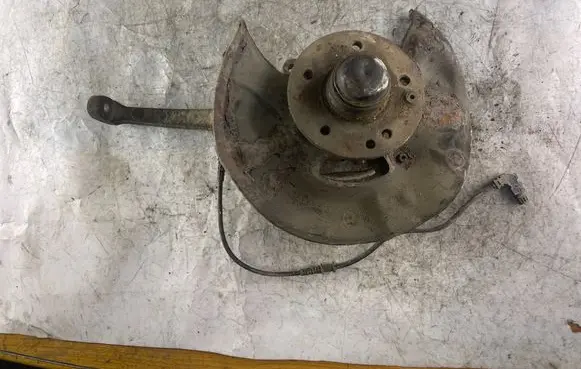 Mercedes-Benz E W210 Front wheel hub spindle knuckle