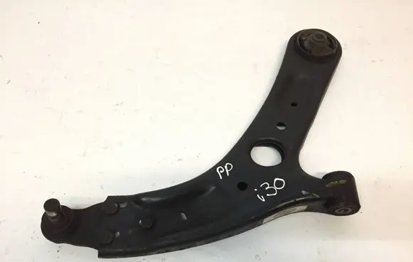 Hyundai i30 Front lower control arm/wishbone 086608