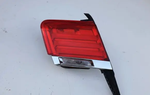 BMW 7 F01 F02 F03 F04 Tailgate rear/tail lights 7182205