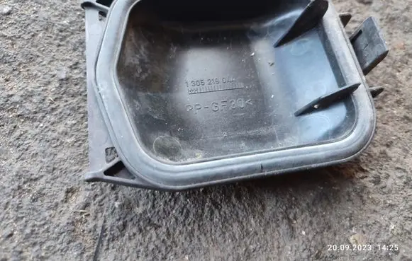 BMW 5 E39 Headlight/headlamp dust cover 1305219044