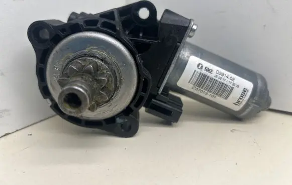 Mercedes-Benz GLC X253 C253 Seat adjustment motor C37013101 D391402