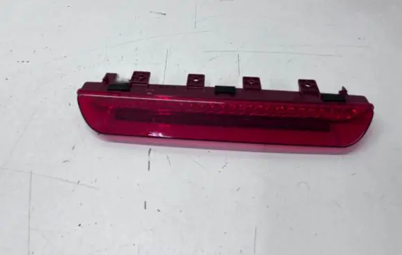 KIA Sportage Third/center stoplight
