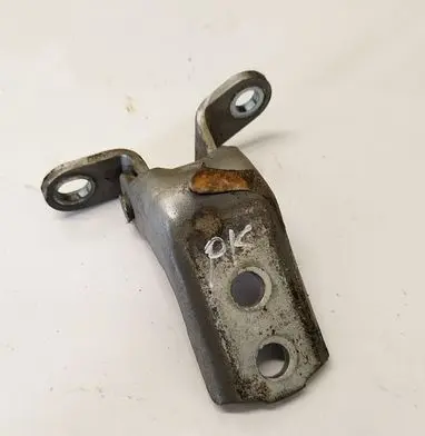 Toyota Avensis T250 Front door upper hinge 