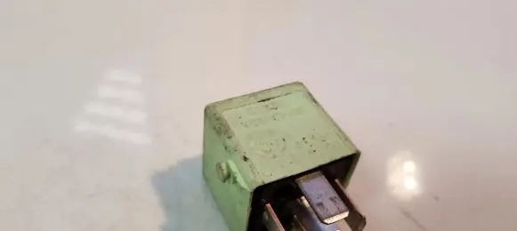 BMW 5 E39 Other relay 61368373700 61.368373700