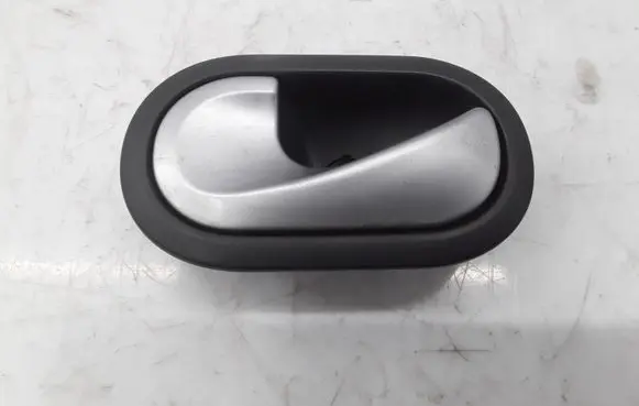 Renault Clio III Front door interior handle 82473GH