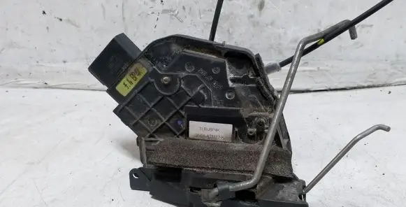 Mazda 3 I Front door lock 3N6AA21813K