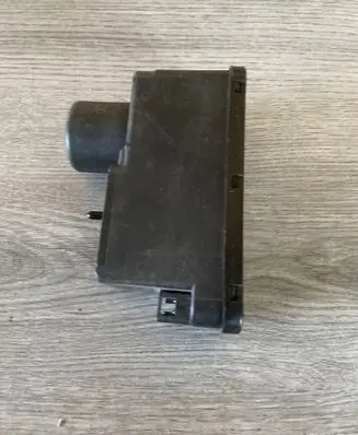 Volkswagen Golf III Central locking vacuum pump 357962257