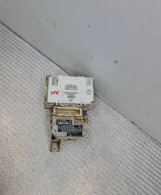 Opel Agila B Fuse module 3677085LC0 LOT0723 B85LC