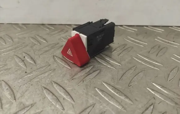 Volkswagen Tiguan Hazard light switch 5M0953509A